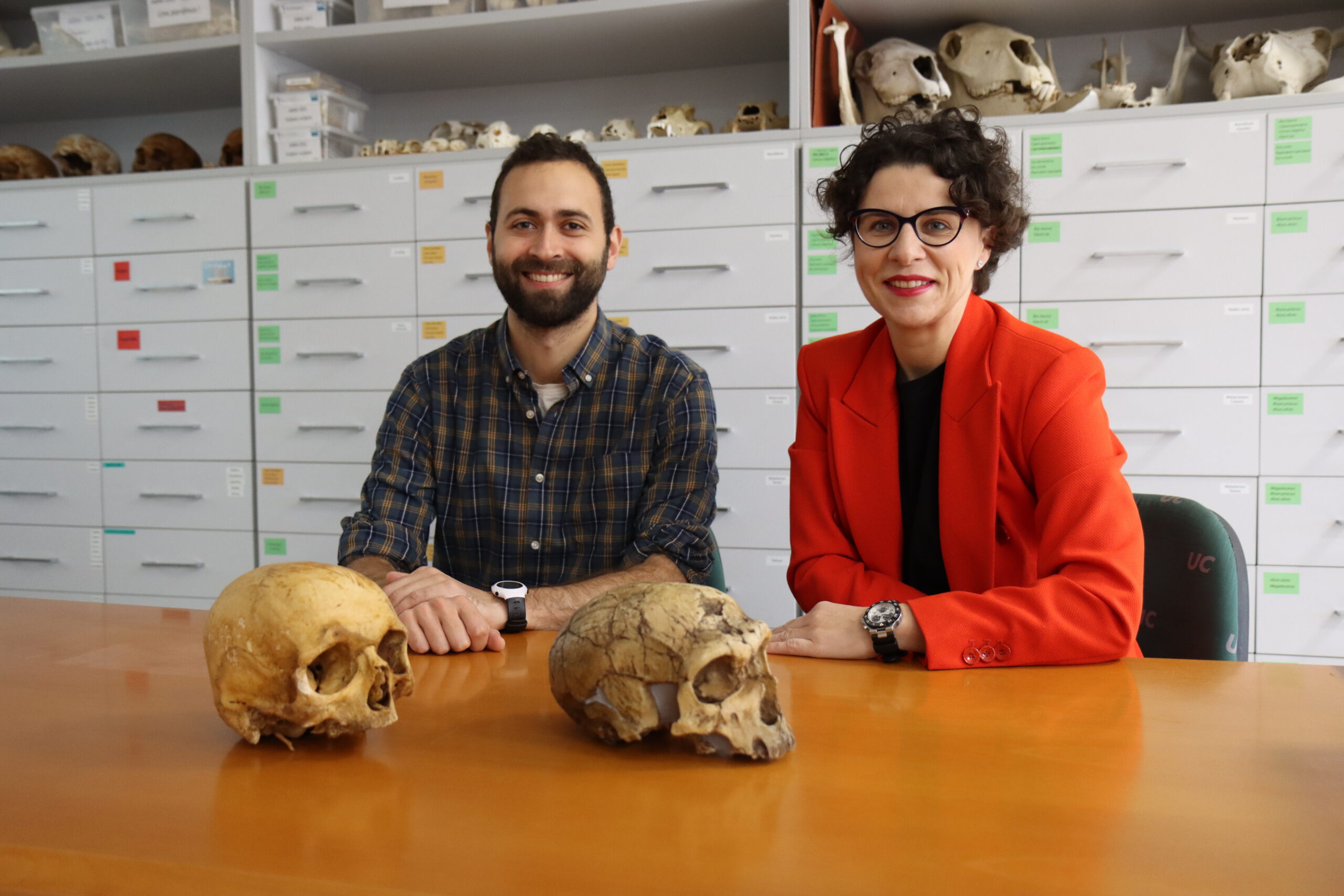 Differences in herbivore abundances motivated the spatiotemporal disappearance of Neanderthals in Iberia
